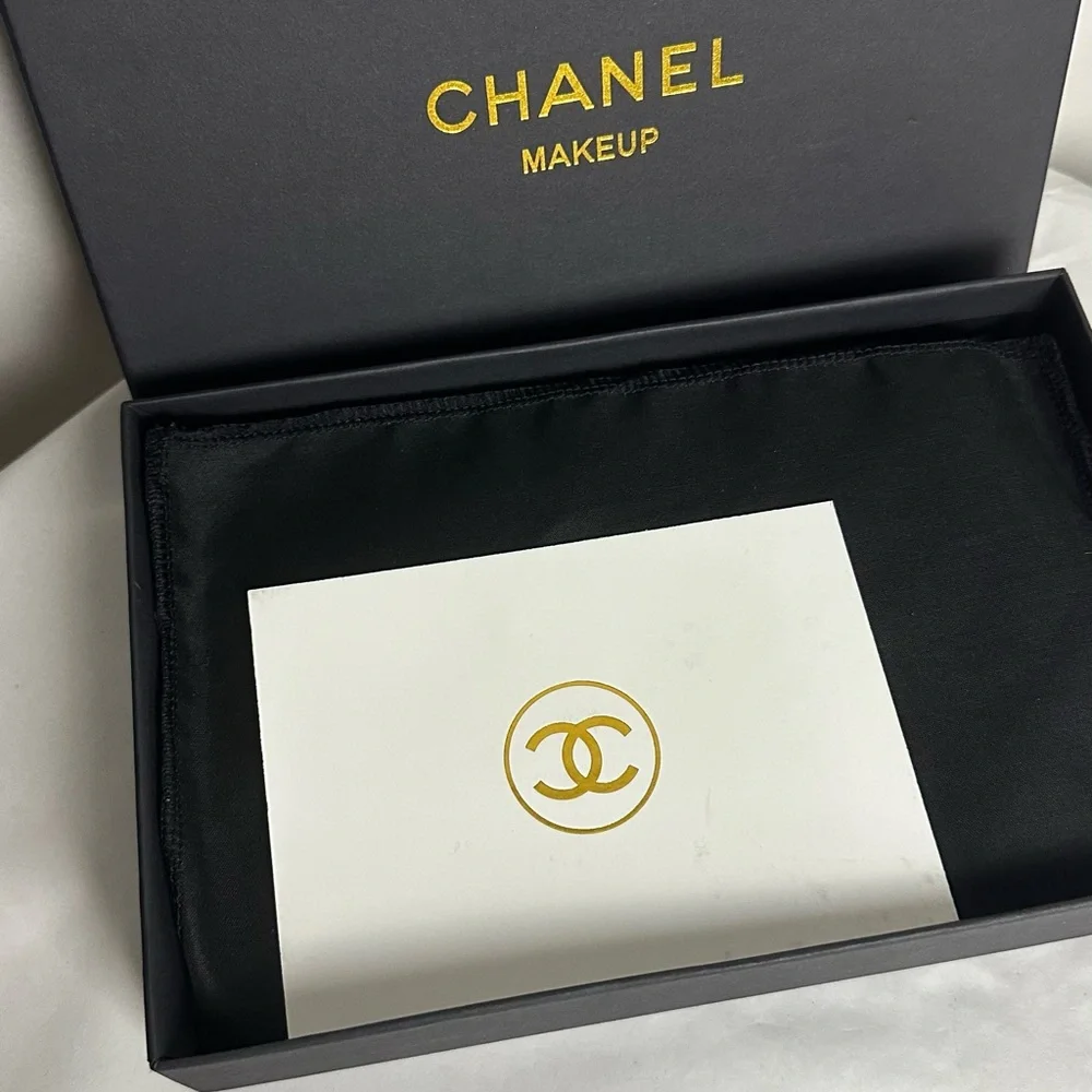 CHANEL Black Quilted Makeup Pouch with Gold Logo - Picture 4 of 9